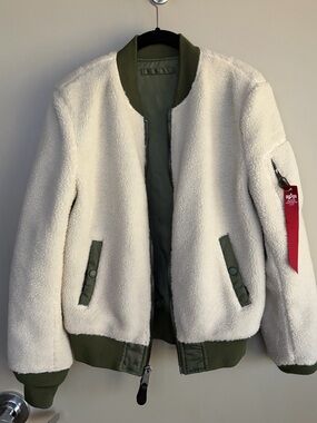 alpha industries l-2b sherpa flight jacket light cream and sage women’s size XS
